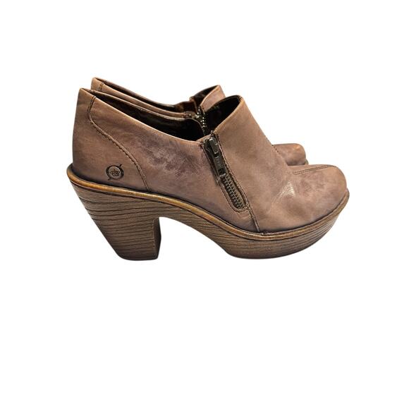 EUC Born Famke Leather Chunky Heeled Clogs Taupe Distressed Size 9 Boho Comfort - Picture 1 of 8